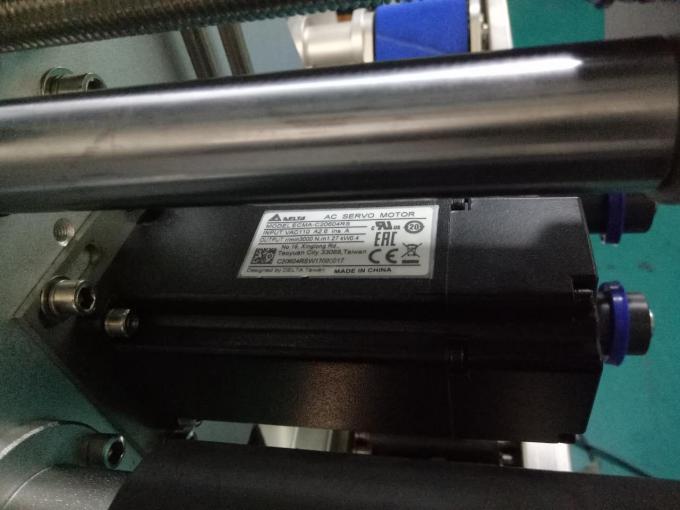 SUS304キャビネット両面スクエアボトルステッカーラベリングマシン、パーソナルケア製品付き