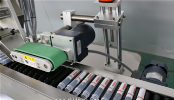 サーボモーターバイアルステッカーラベリングマシン自動Sitkcerアンプルチューブ