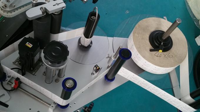 楕円形のバッグとボトルラベルステッカーアプリケーター、長いコンベヤーを備えた自己粘着ラベル印刷機