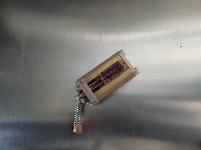 コーディングマシン付きのカスタマイズされた3面または両面ステッカーラベル付け機