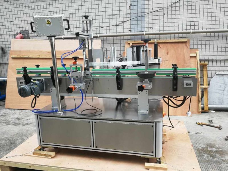 ドリンクフィールドサプライヤーのための中国ポーポー/グアバラウンドボトルステッカーラベル付け機