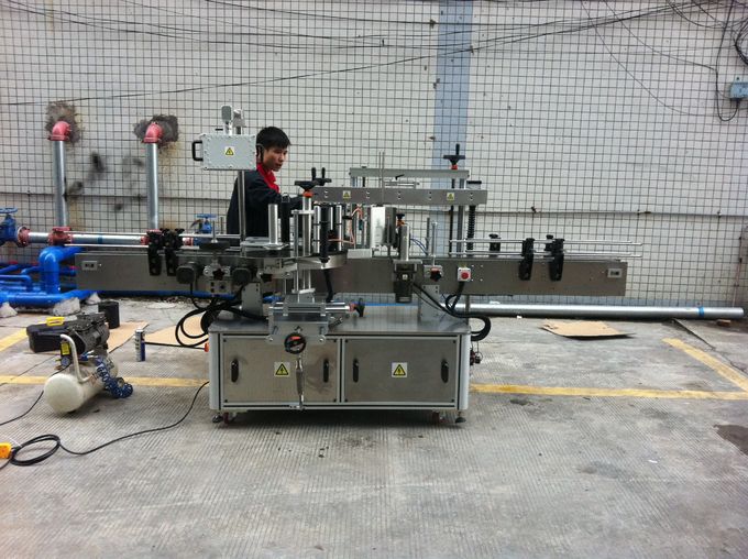 ペットボトル用の全自動接着剤ラウンドボトルラベリングマシン前後